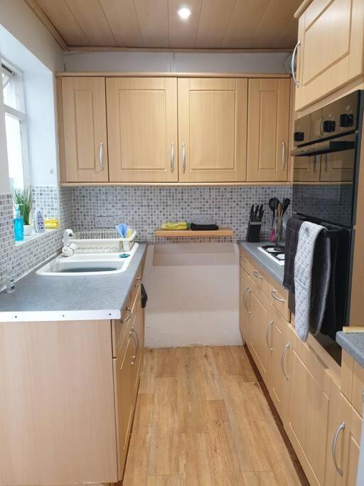 City Townhouse Close To Cafes And Restaurants นอร์ริช ภายนอก รูปภาพ